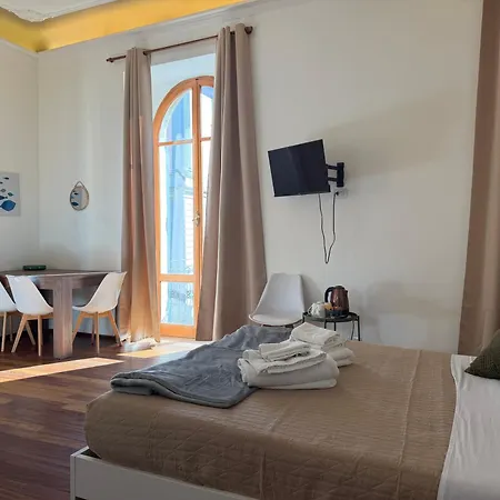 Guest house Cavour Centre 3*