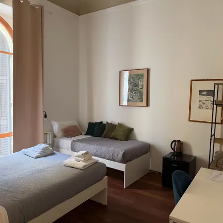 Cavour Centre بيت ضيافة 3*