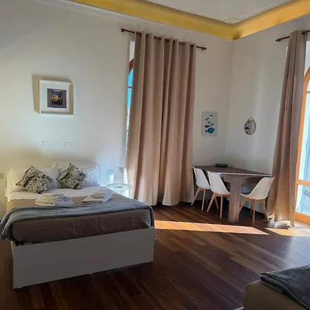 Cavour Centre 3* لا سبيتسْيا