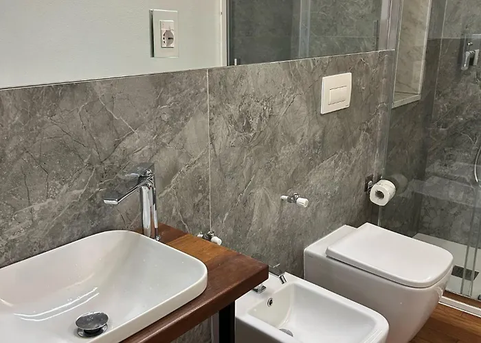 بيت ضيافة Cavour Centre 3*