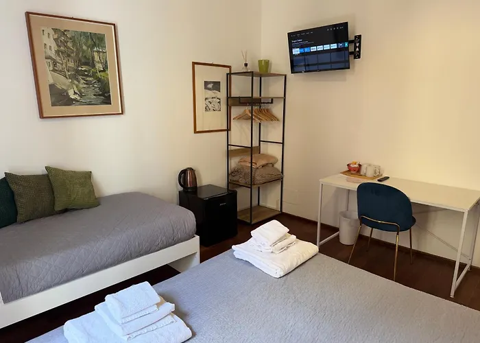 بيت ضيافة Cavour Centre 3*