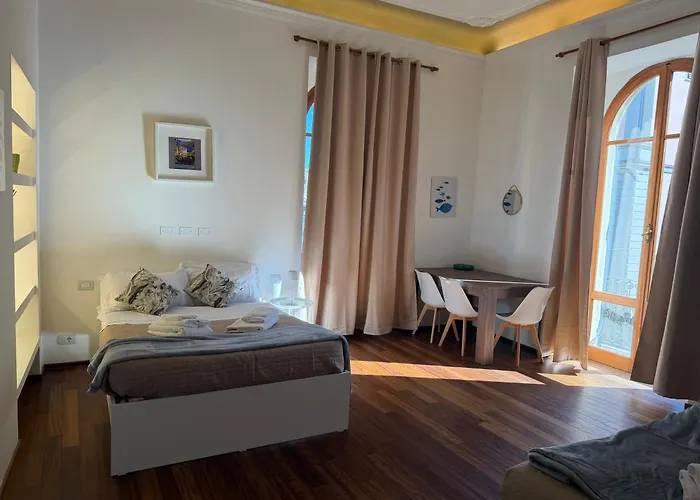 Cavour Centre 3* لا سبيتسْيا